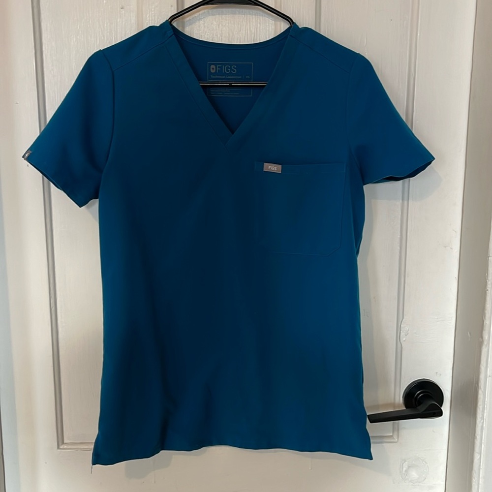 FIGS ALPS BLUE SCRUB TOP